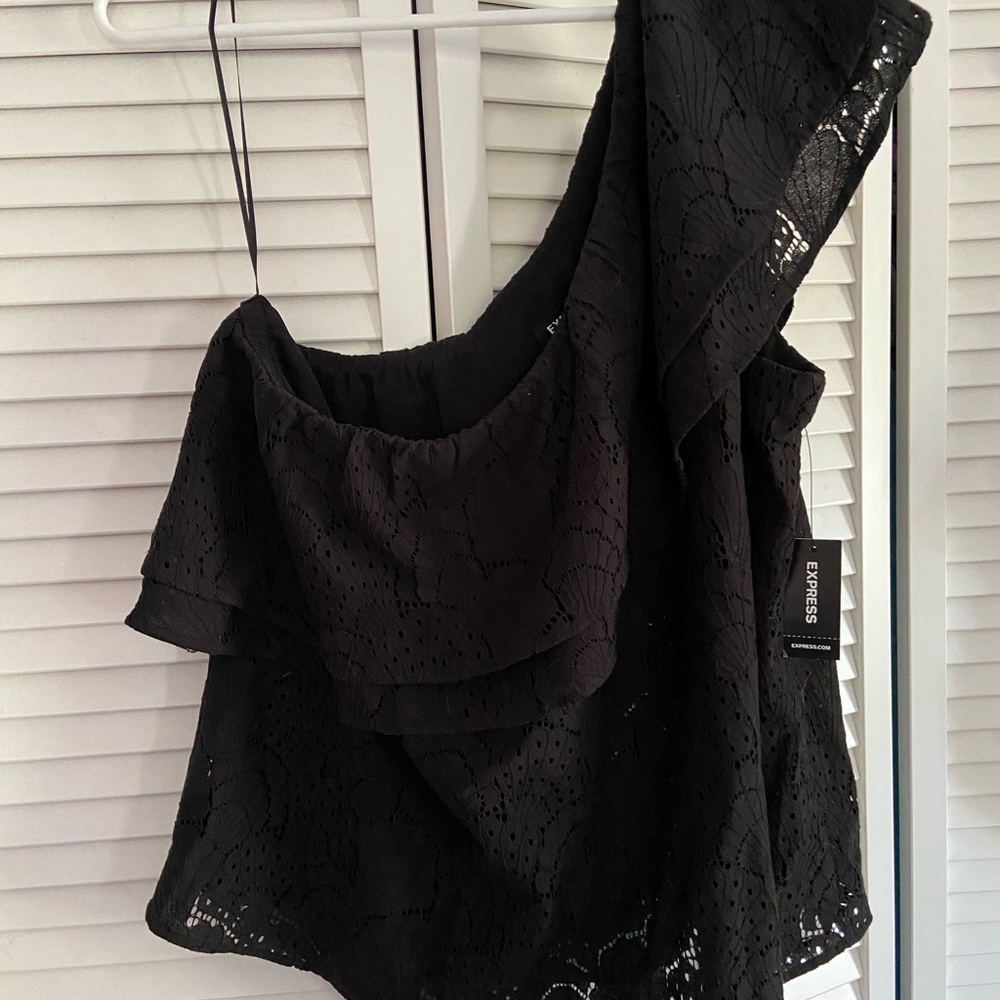 NWT NEVER WORN Express Large Black Floral Lace One Shoulder Ruffle Tank